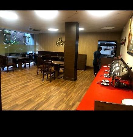 Aval International Hotel Gurgaon Luaran gambar