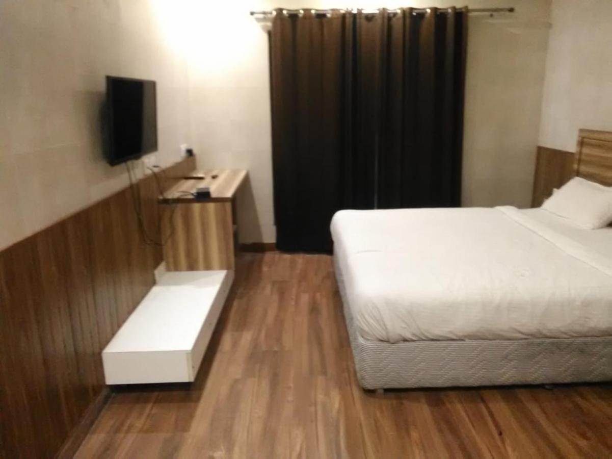 Aval International Hotel Gurgaon Luaran gambar